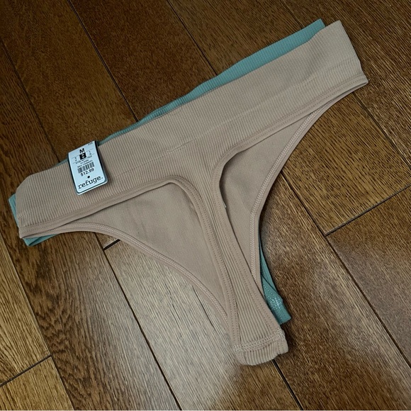 2 pack thongs - Picture 2 of 6